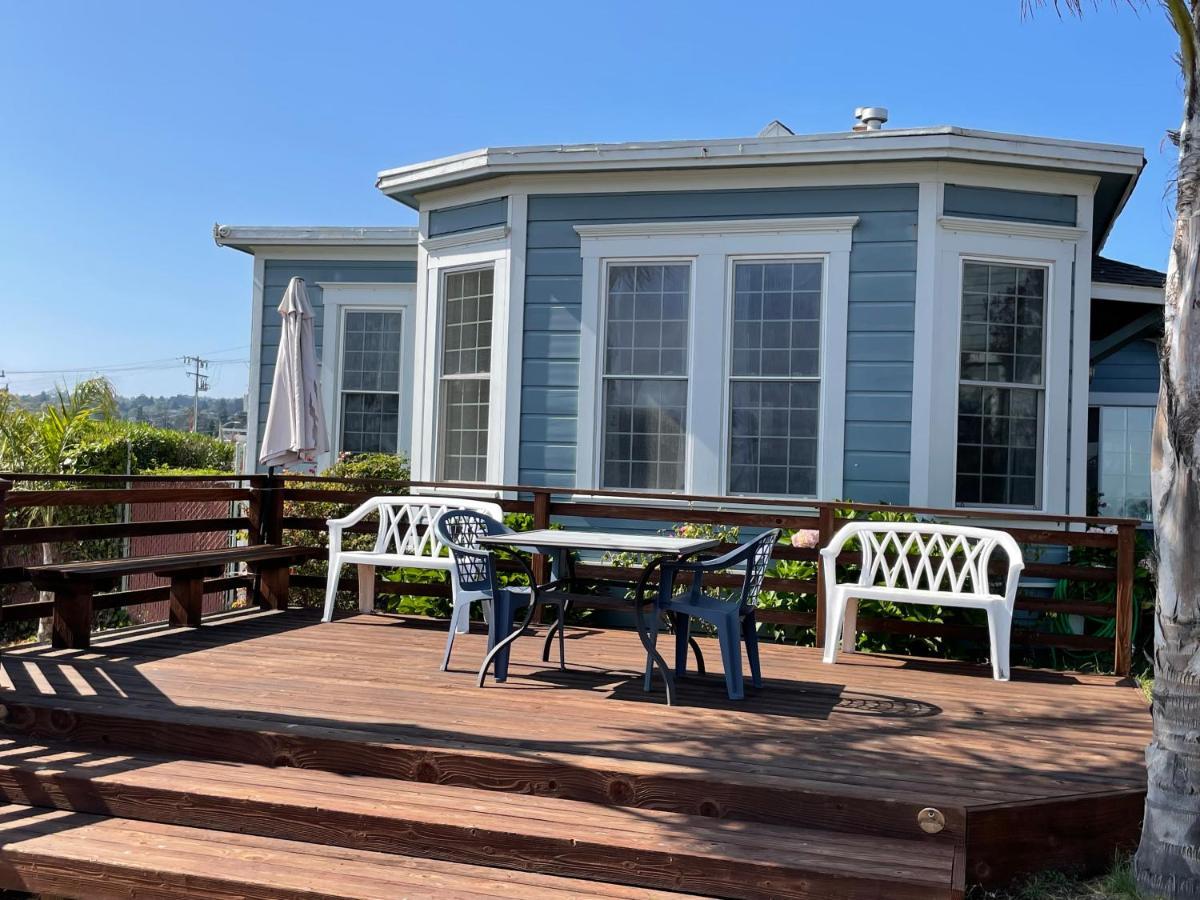 Edgewater Beach Inn & Suites Санта-Крус Экстерьер фото