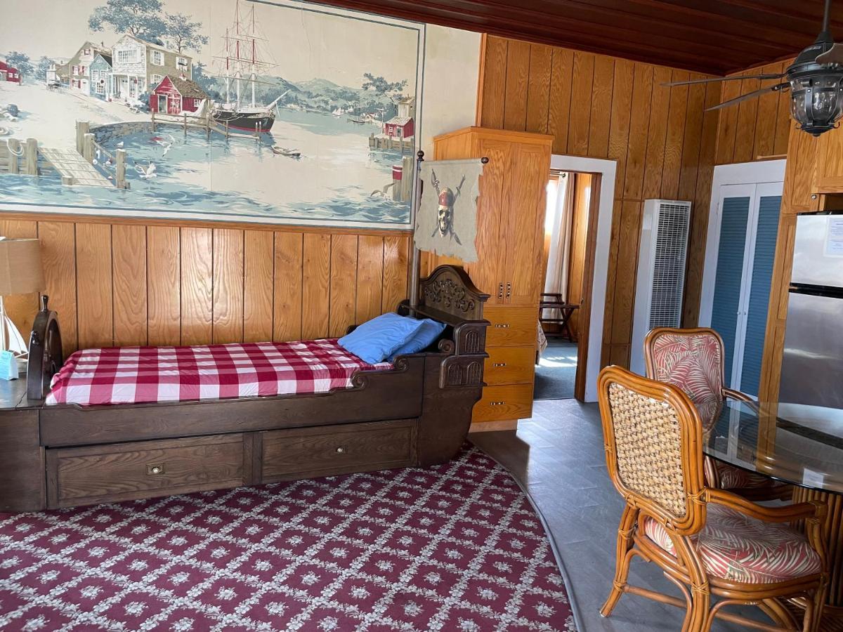 Edgewater Beach Inn & Suites Санта-Крус Экстерьер фото