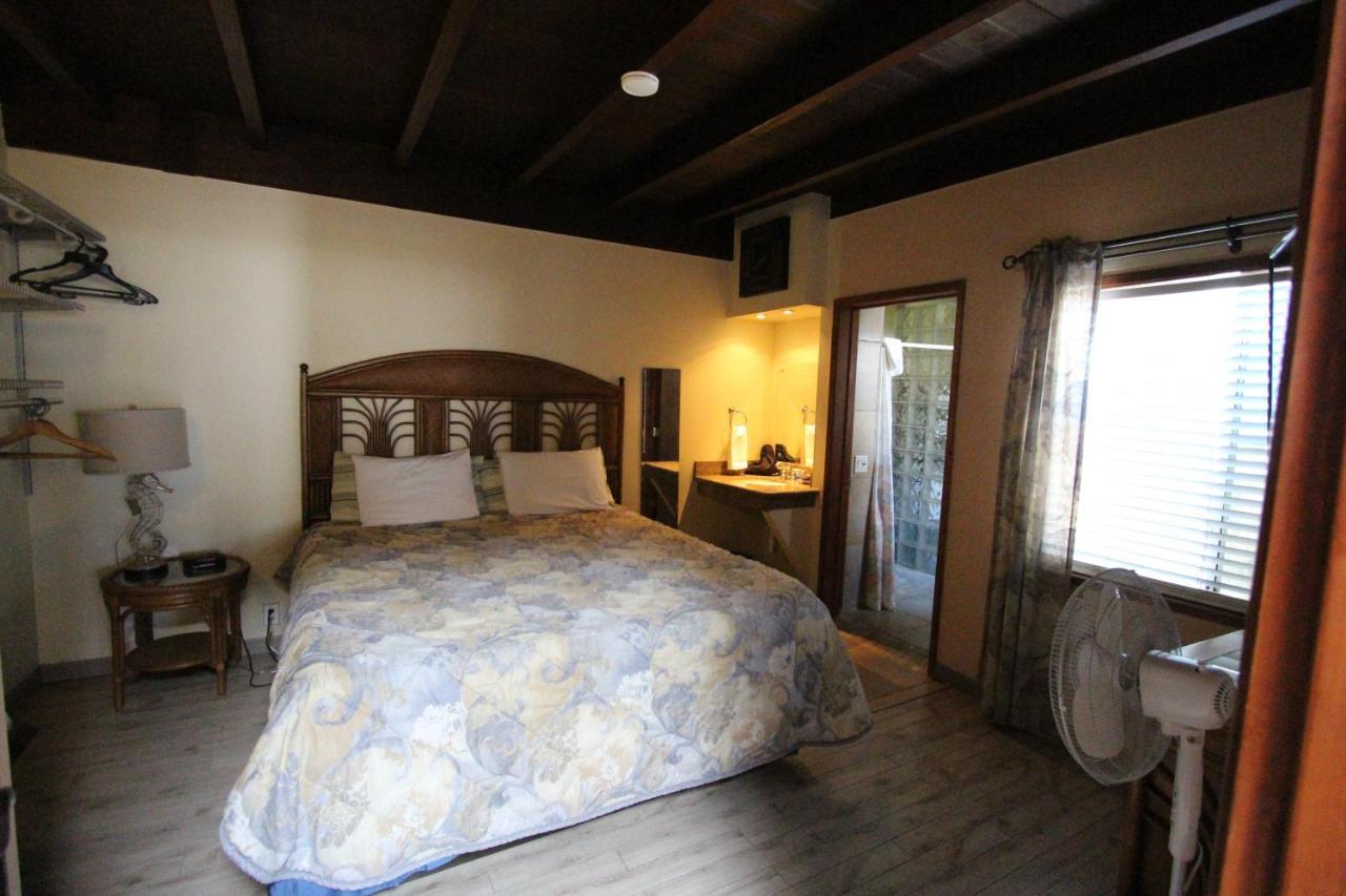 Edgewater Beach Inn & Suites Санта-Крус Экстерьер фото