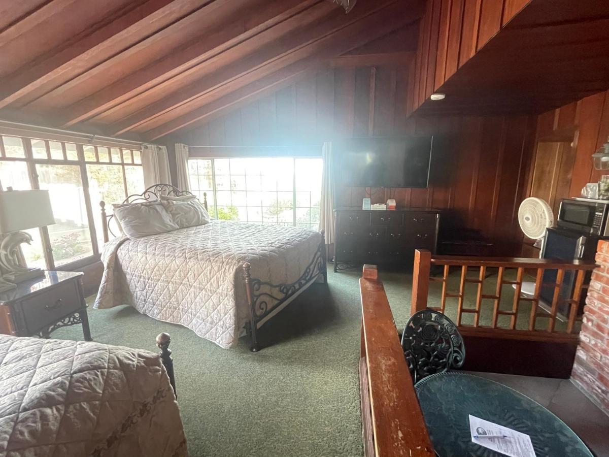 Edgewater Beach Inn & Suites Санта-Крус Экстерьер фото