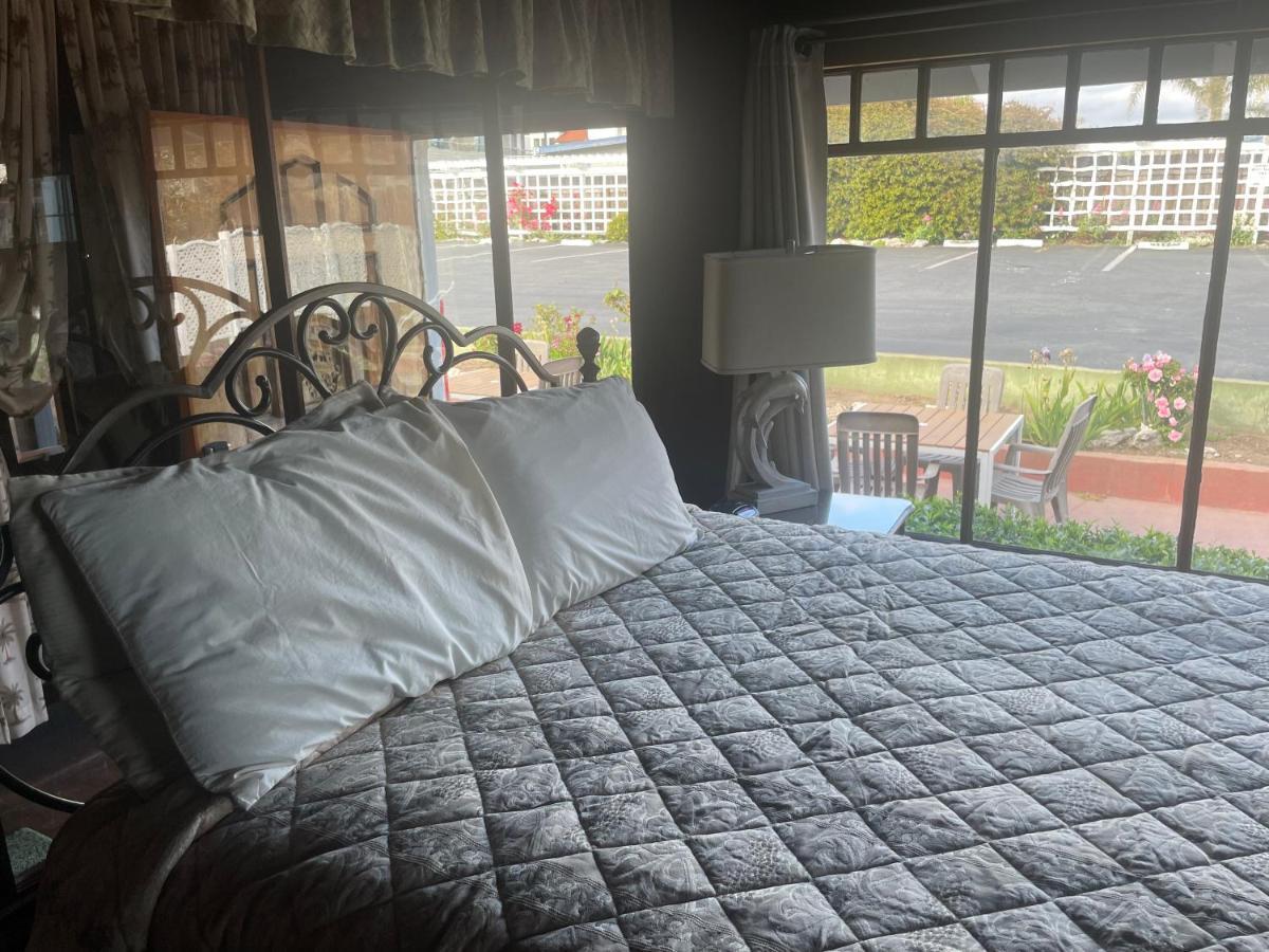 Edgewater Beach Inn & Suites Санта-Крус Экстерьер фото