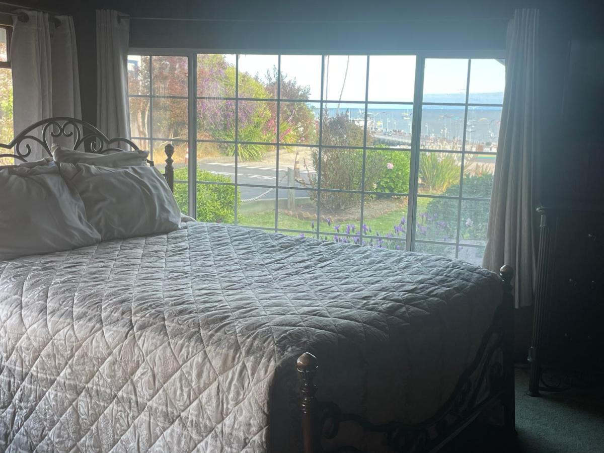 Edgewater Beach Inn & Suites Санта-Крус Экстерьер фото